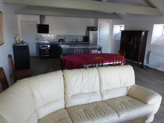 Au Fil De L'eau Couette-café *